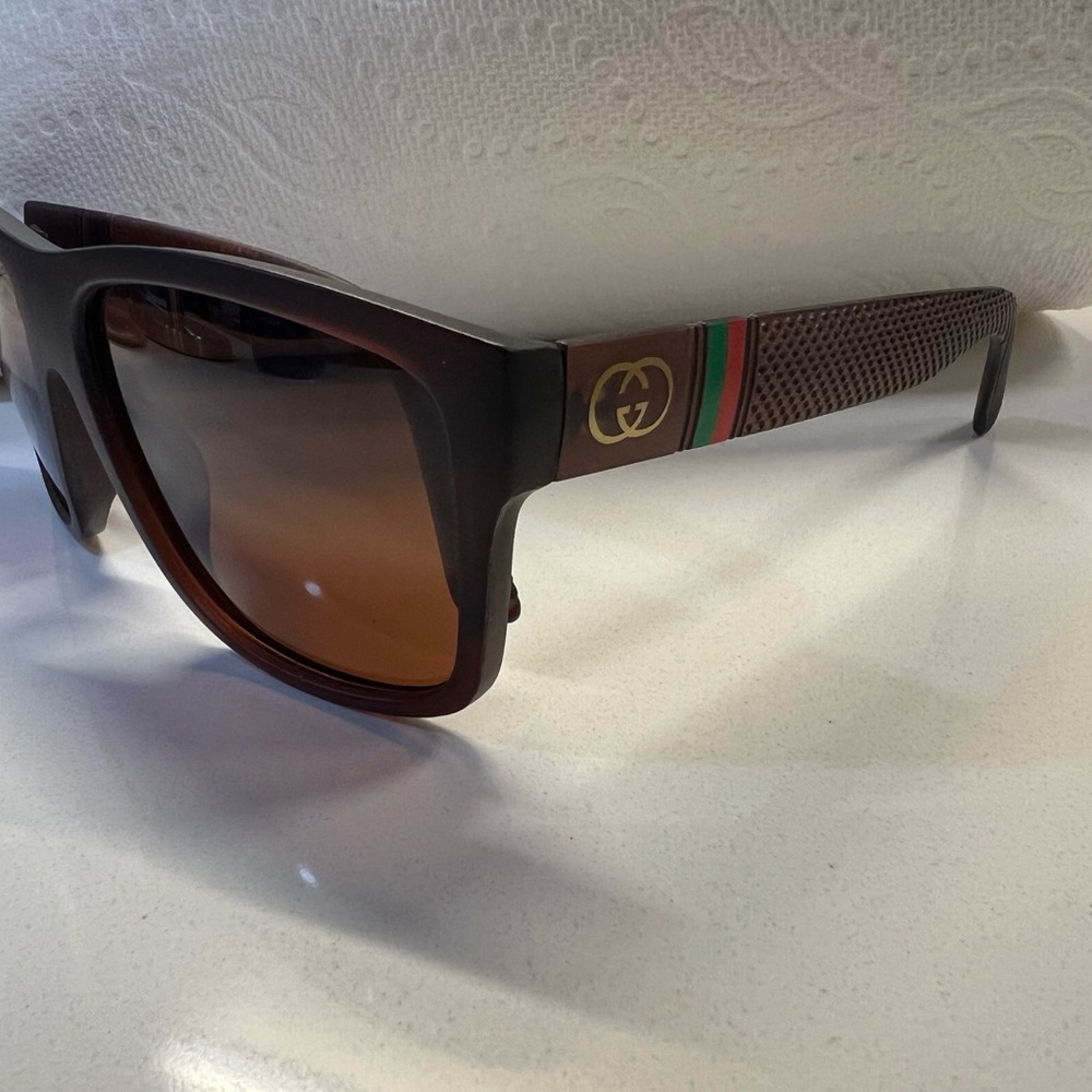 Unisex polarized brand new sunglasses - nuevo - new GG Golden Goods brand